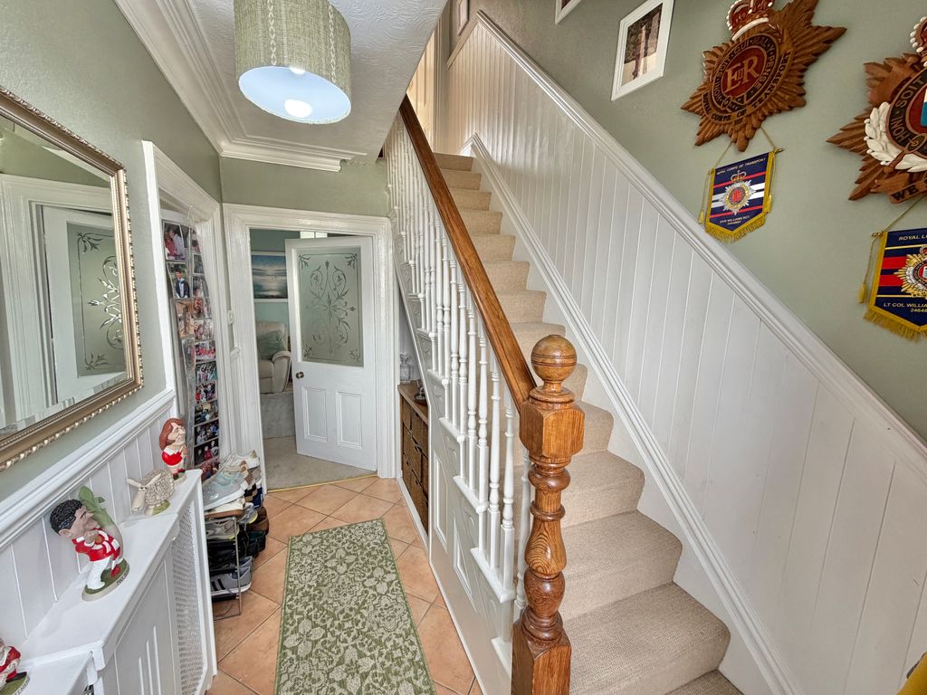 Property photo 3 of 24 Entrance Hall