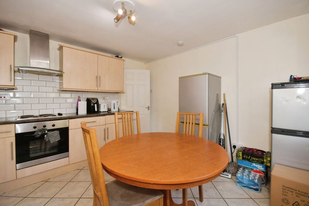 Property photo 3 of 15 Pbox-Img.Jpg