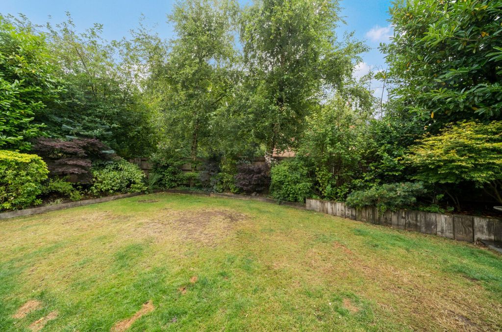 Additional image 21 of 5 bed detached house for saleHoggarth Close, Petersfield GU31