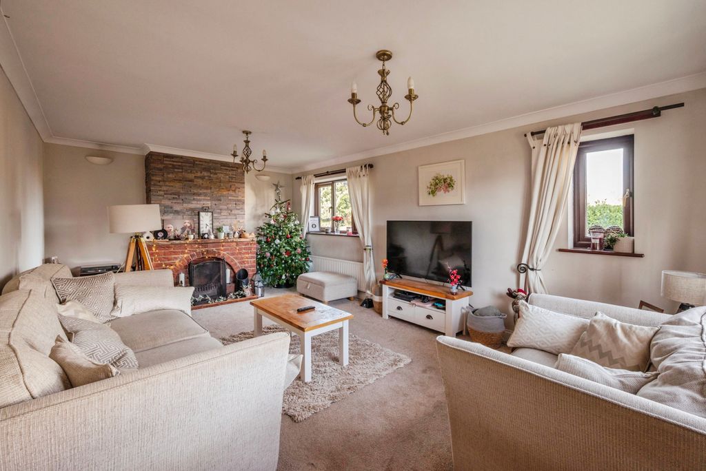 Property photo 3 of 17 Image