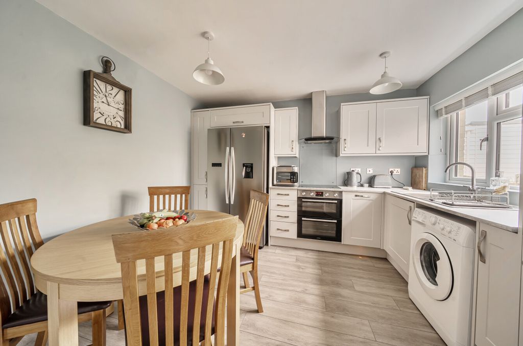 Property photo 3 of 22 1419398-13-69A6E0...