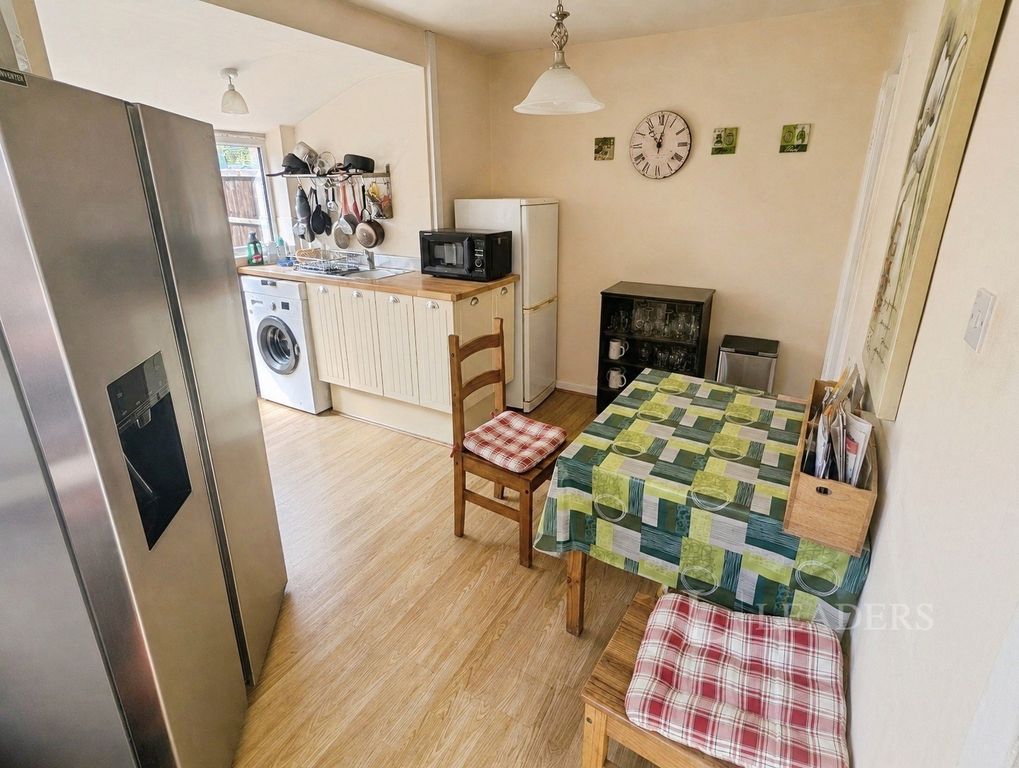 Property photo 3 of 11 Pbox-Img.Png