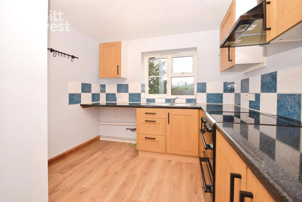 Property photo 2 of 14 Kitchen