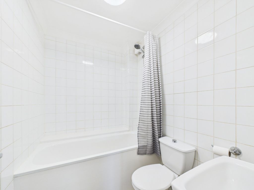 Property photo 3 of 7 4158224