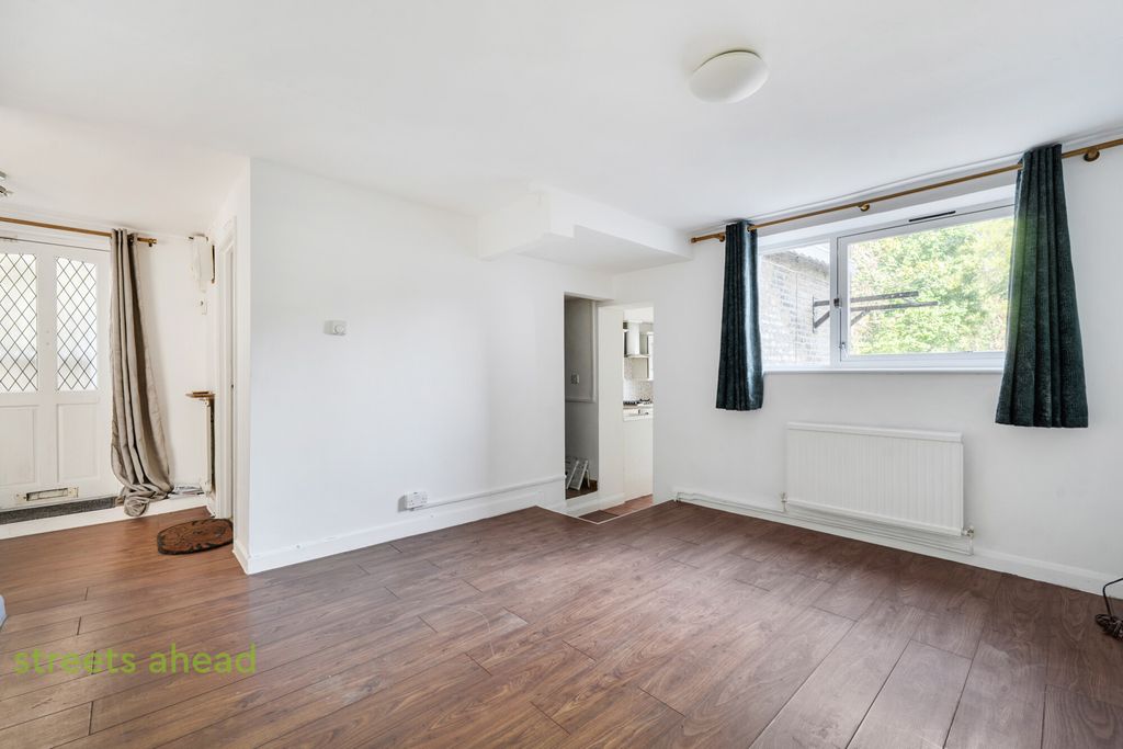 Property photo 2 of 15 4735d492-4746-4E4...