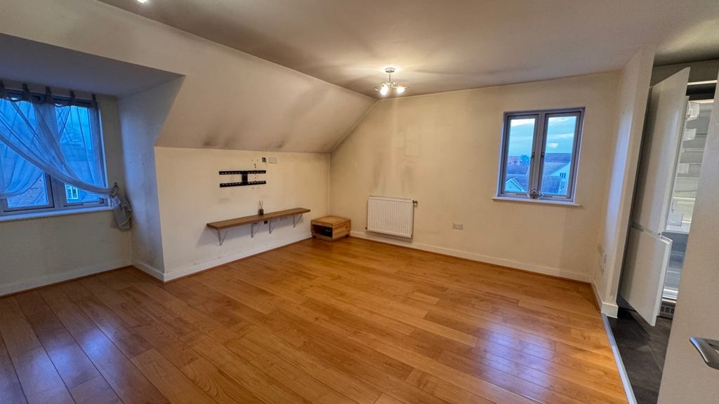 Property photo 3 of 6