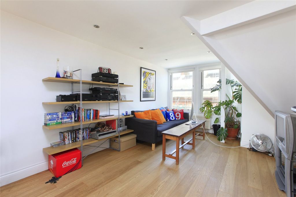 Property photo 2 of 7