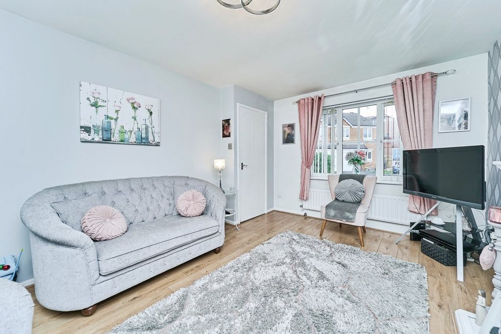 Property photo 3 of 18