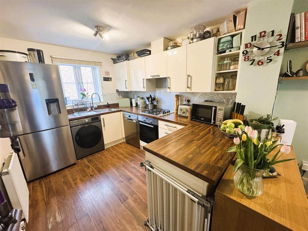 Property photo 2 of 22