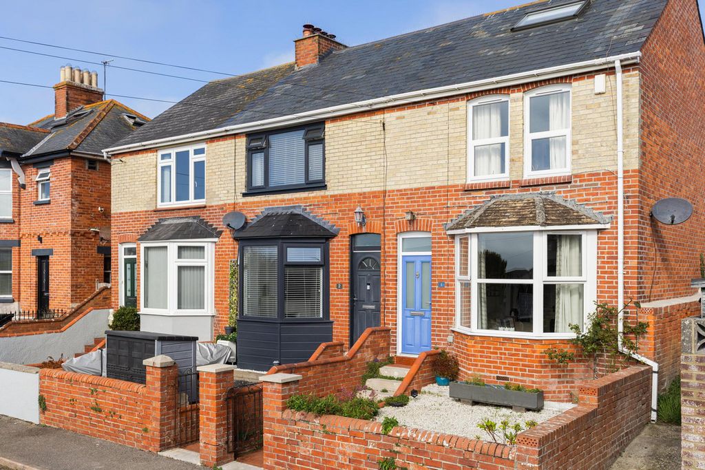 Property photo 2 of 22