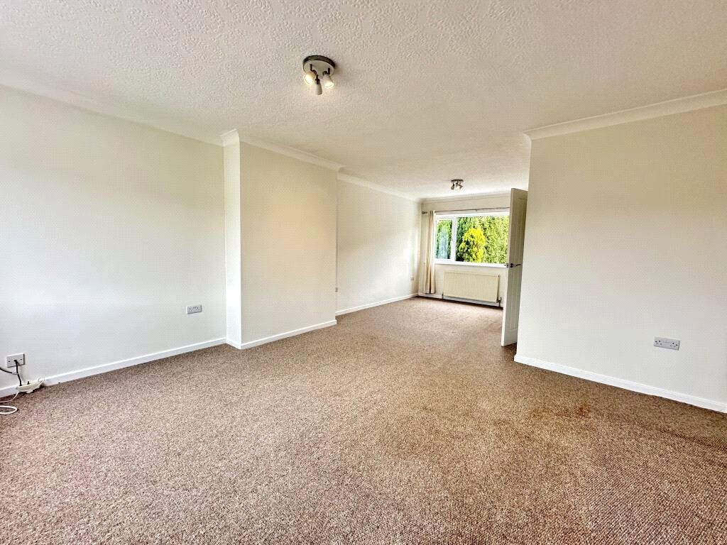 Property photo 2 of 12 Lounge