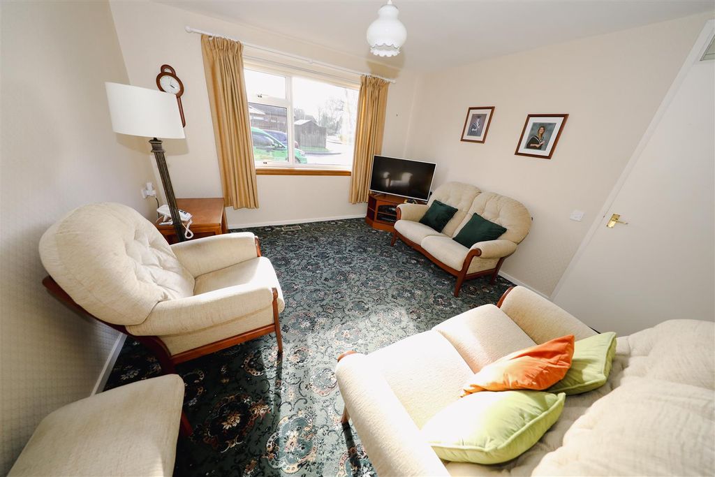 Property photo 2 of 11 B