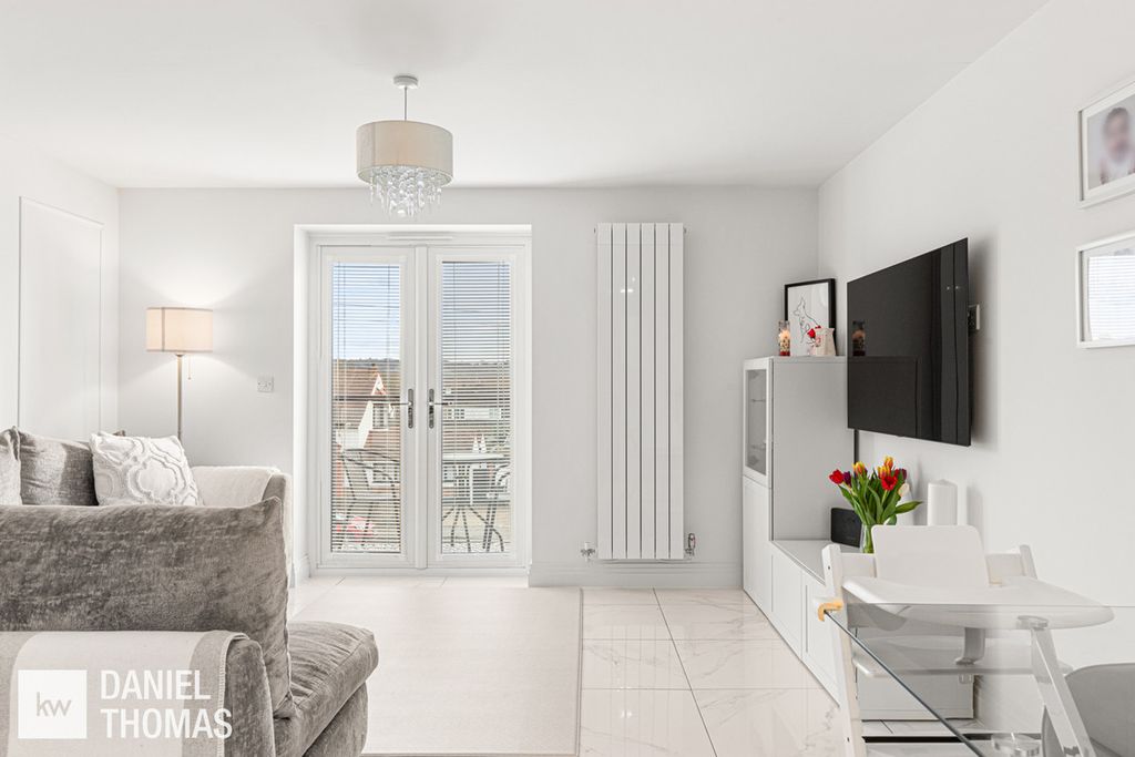 Property photo 3 of 22