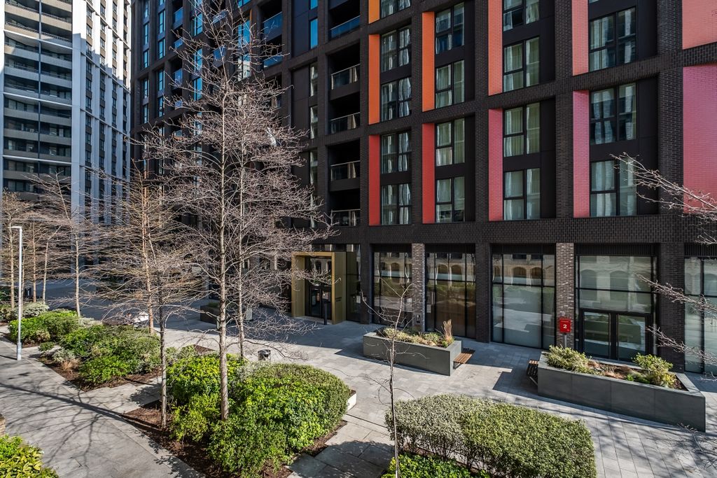 Property photo 3 of 17 Bailey-House-11