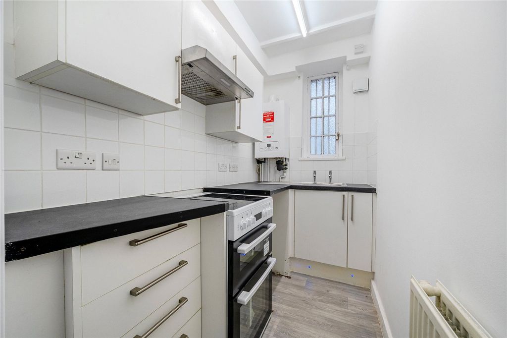 Property photo 3 of 9 Picture No. 18