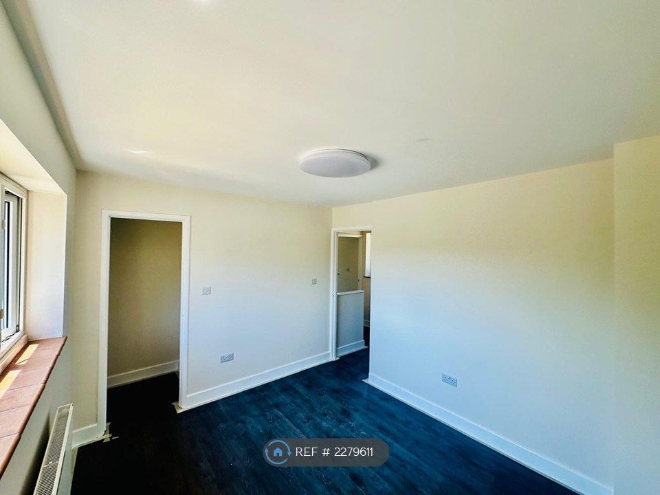 Property photo 3 of 3
