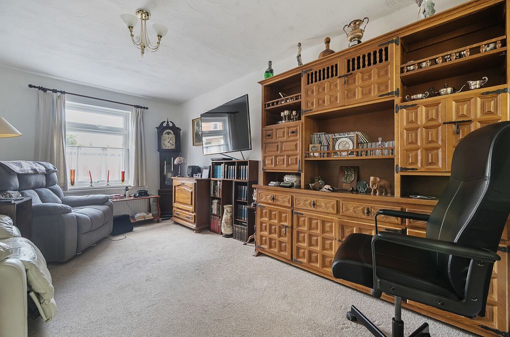 Property photo 3 of 17 1340969-6-68A5E5F...
