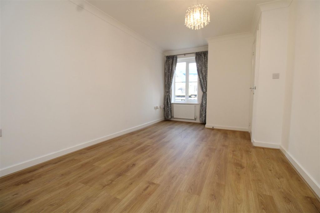 Property photo 2 of 12 Img_2323.Jpg