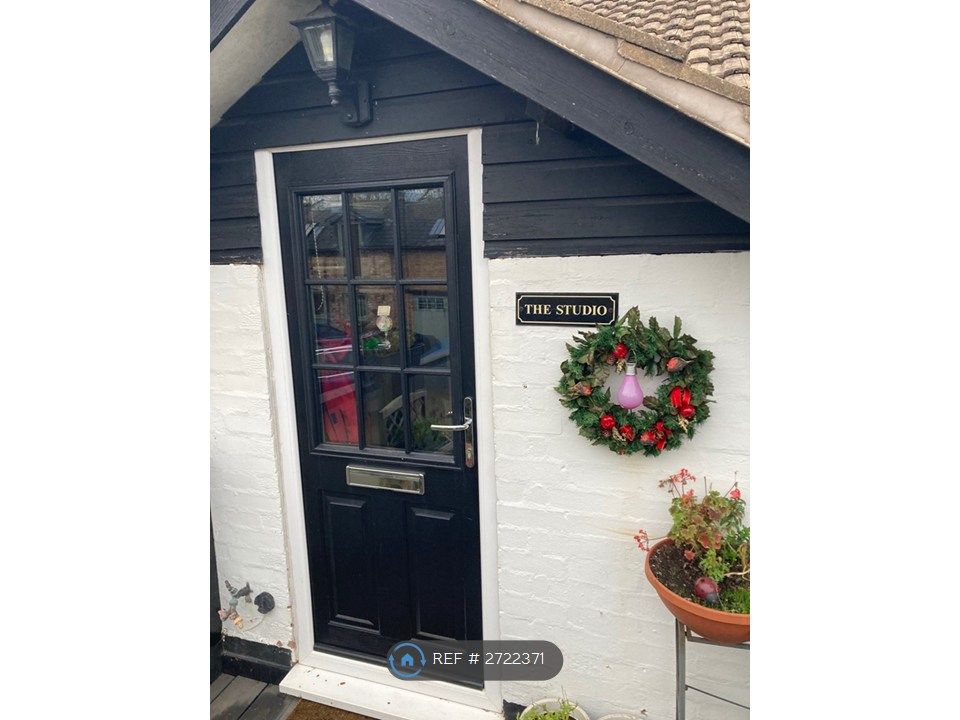 Property photo 2 of 12 Entrance