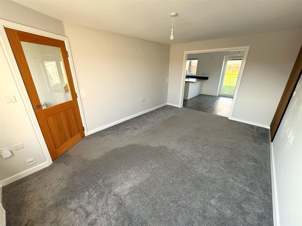Property photo 2 of 40 Thumbnail_Image1 (1).Jpg