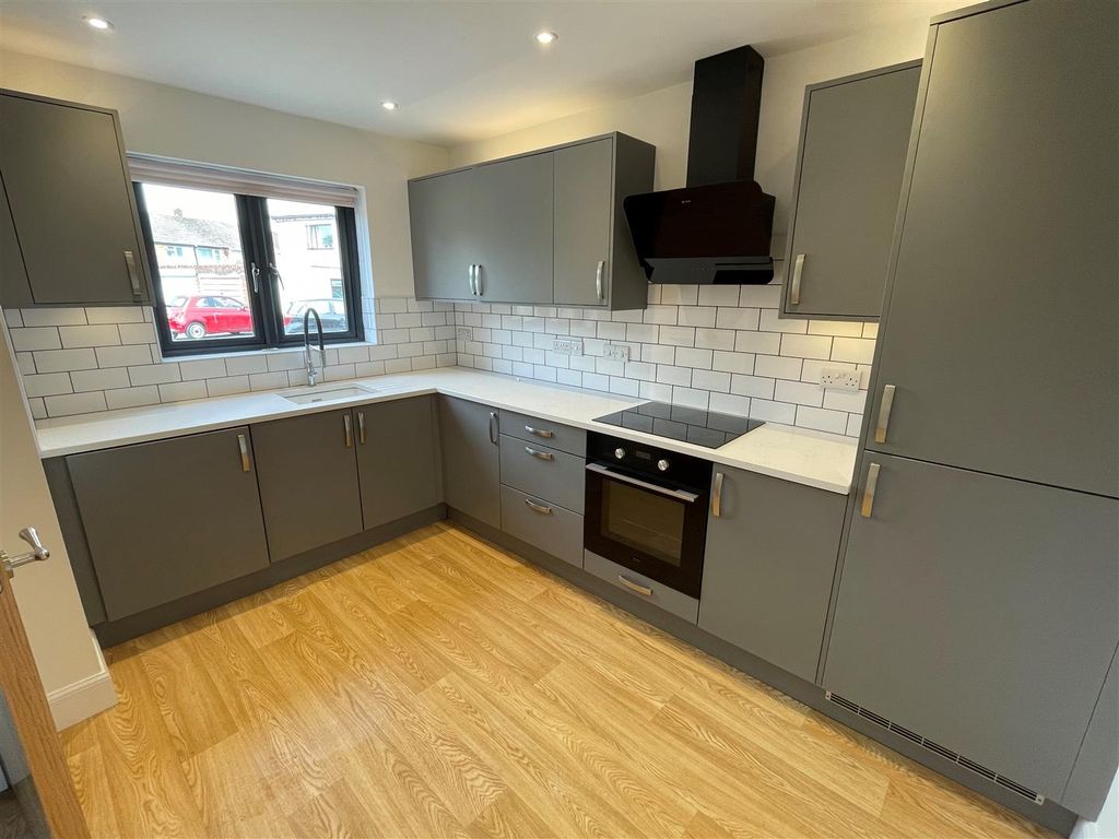 Property photo 3 of 11 6.Jpg