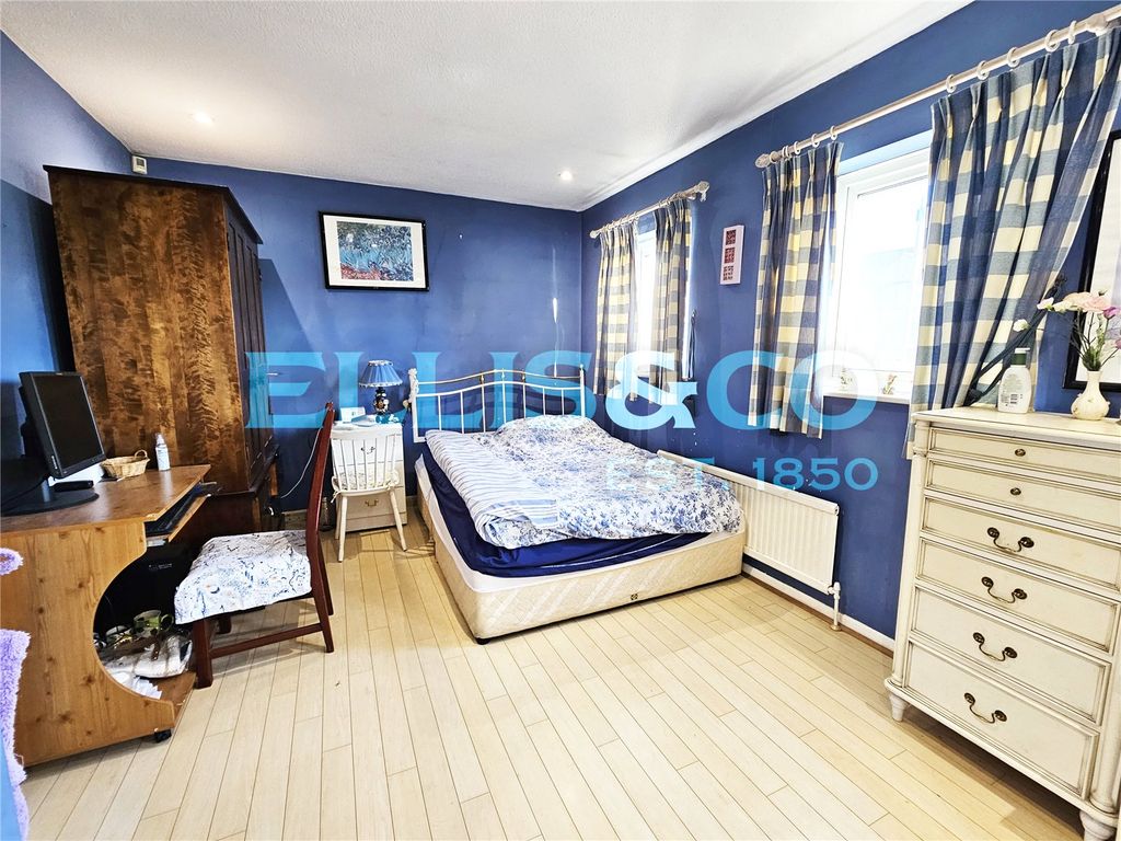 Property photo 2 of 9 Picture No. 14