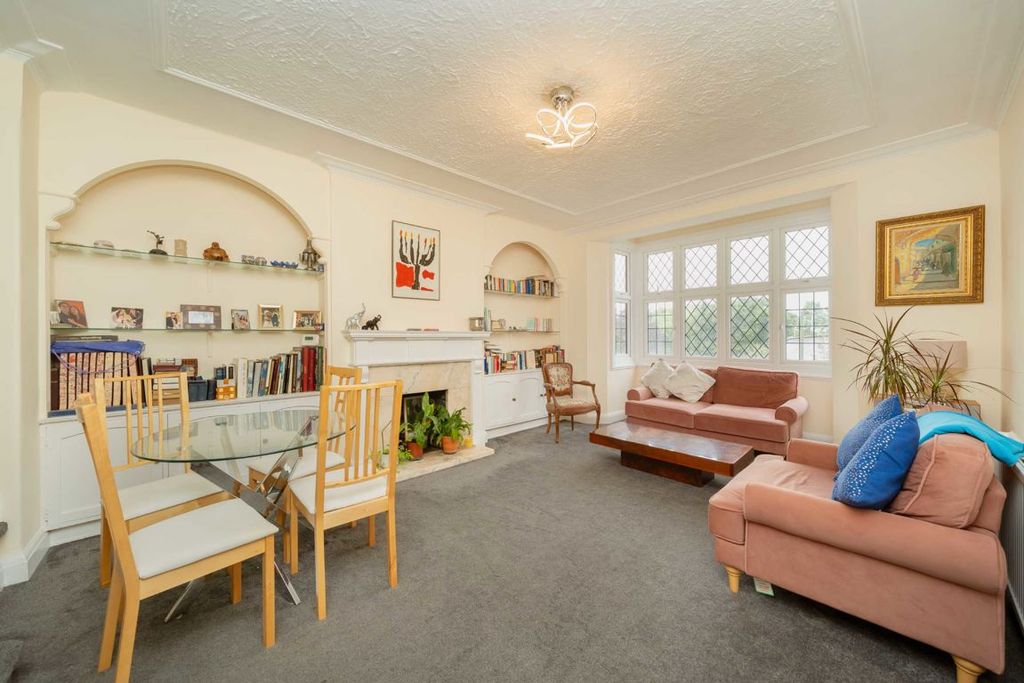 Property photo 2 of 7