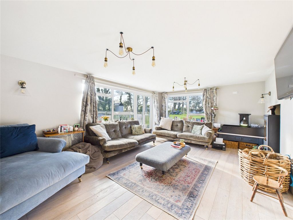 Property photo 2 of 14 Picture No. 02