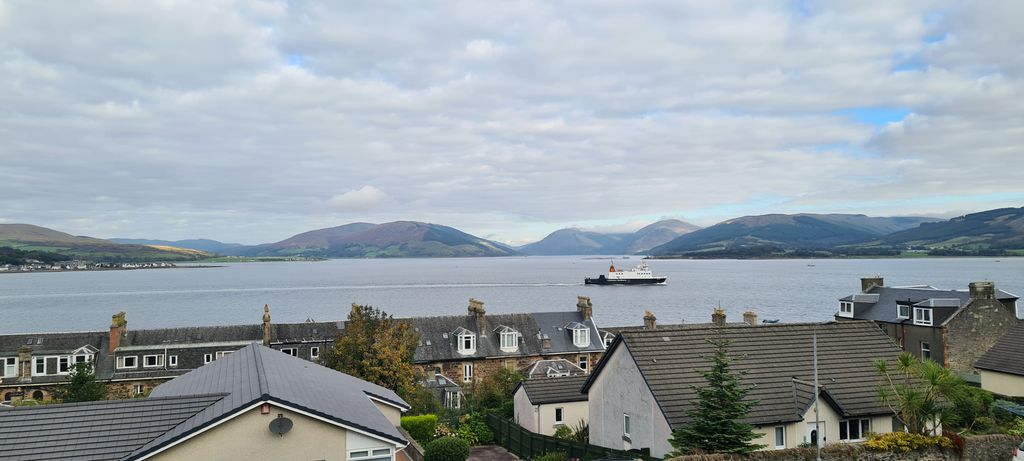 Property photo 2 of 23