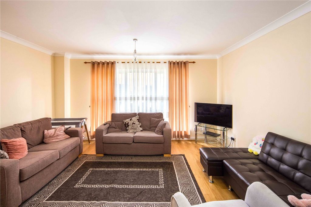 Property photo 2 of 9 Reception