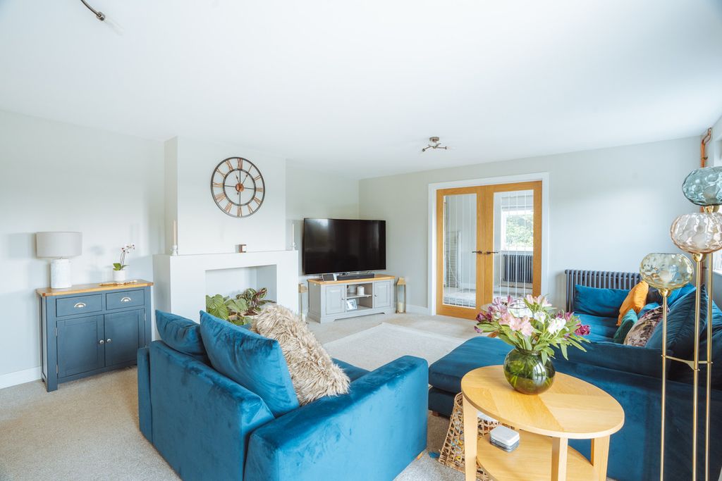 Property photo 3 of 22