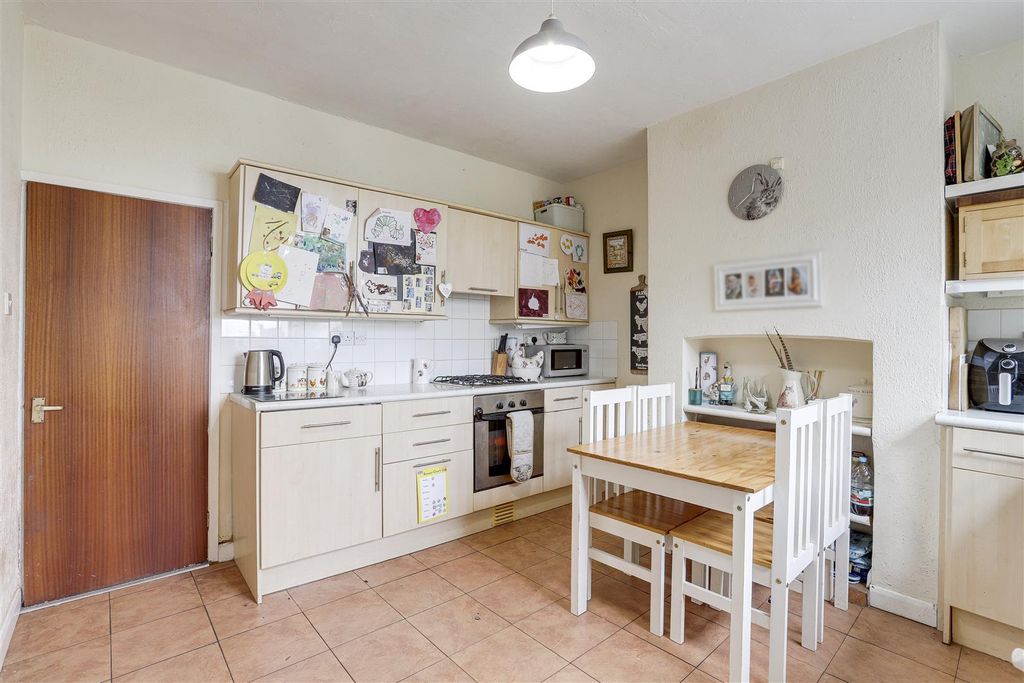 Property photo 3 of 17 69.Jpg