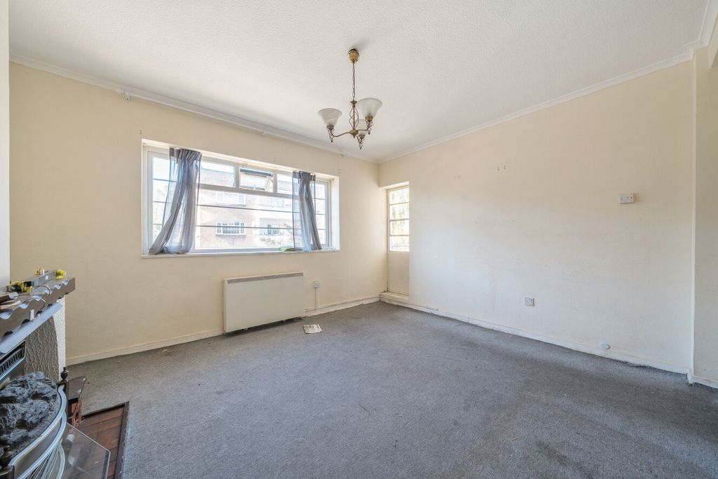 Property photo 2 of 8 1530007-10-6Ac38F...