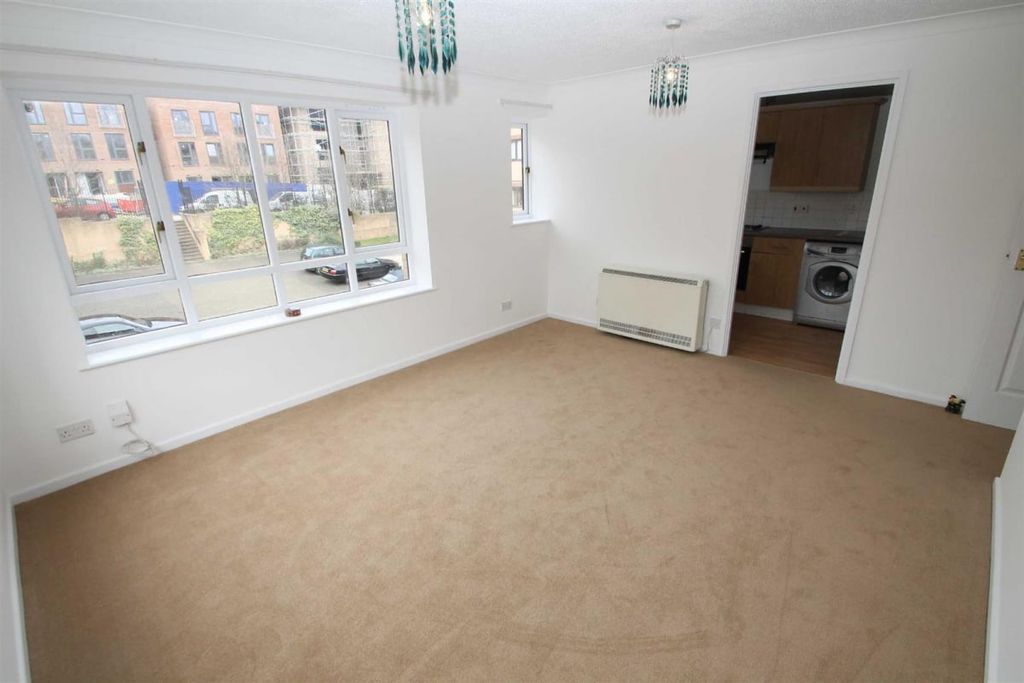 Property photo 3 of 10