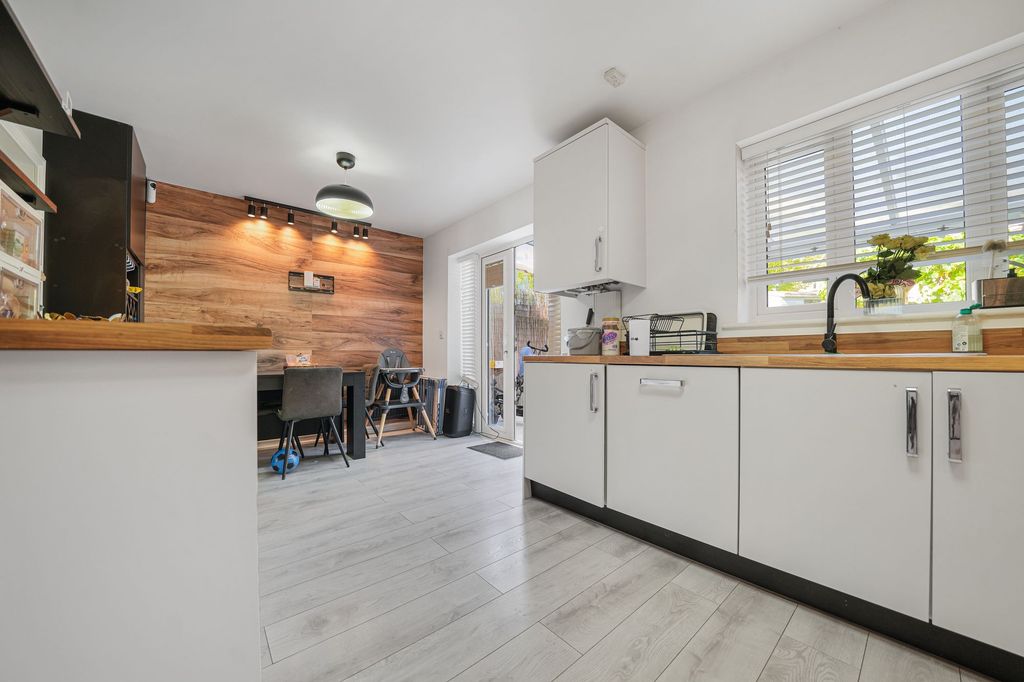 Property photo 3 of 16 70 Holly Blue Drive - Kitchen