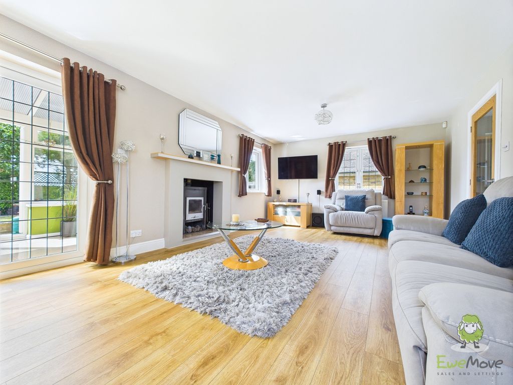 Property photo 2 of 63 Cam01543G0-Pr0132-Still027
