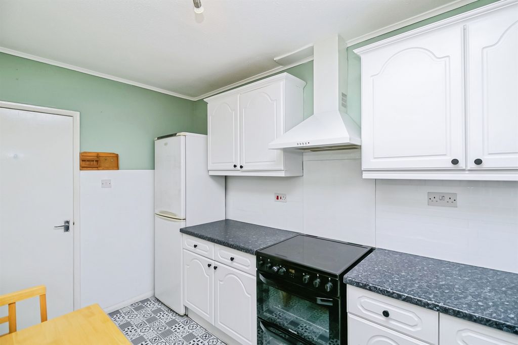 Property photo 3 of 13