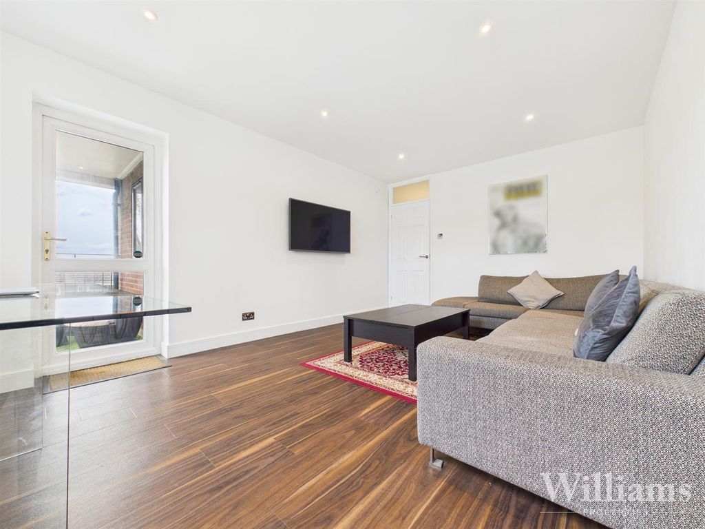 Property photo 1 of 11 Cam02861G0-Pr0375-Still017.Jpg