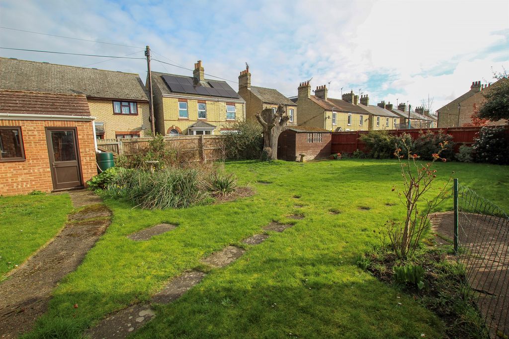 Property photo 2 of 21