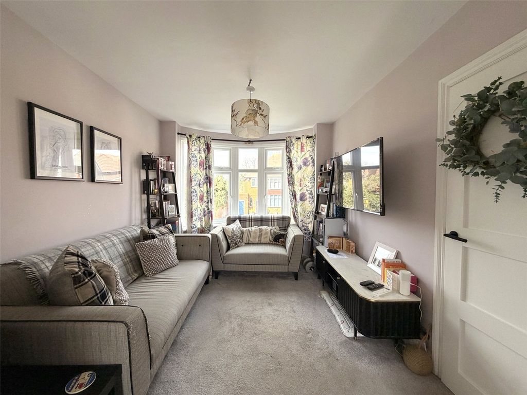 Property photo 2 of 26 Picture No. 16