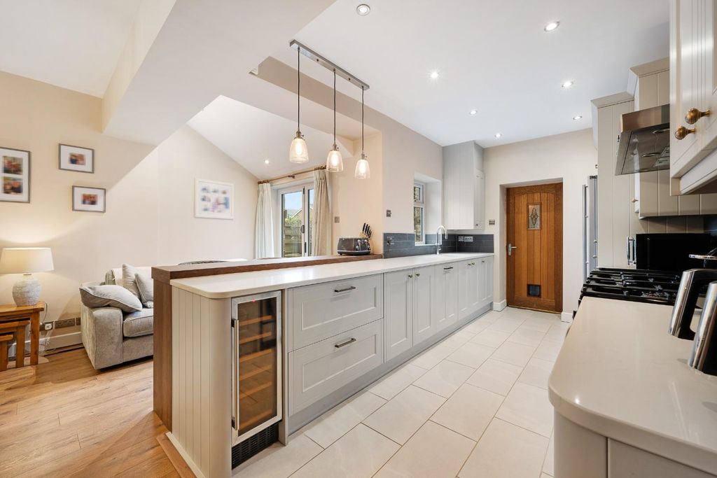 Property photo 2 of 31 293 Bolton Road Hdr-20.Jpg