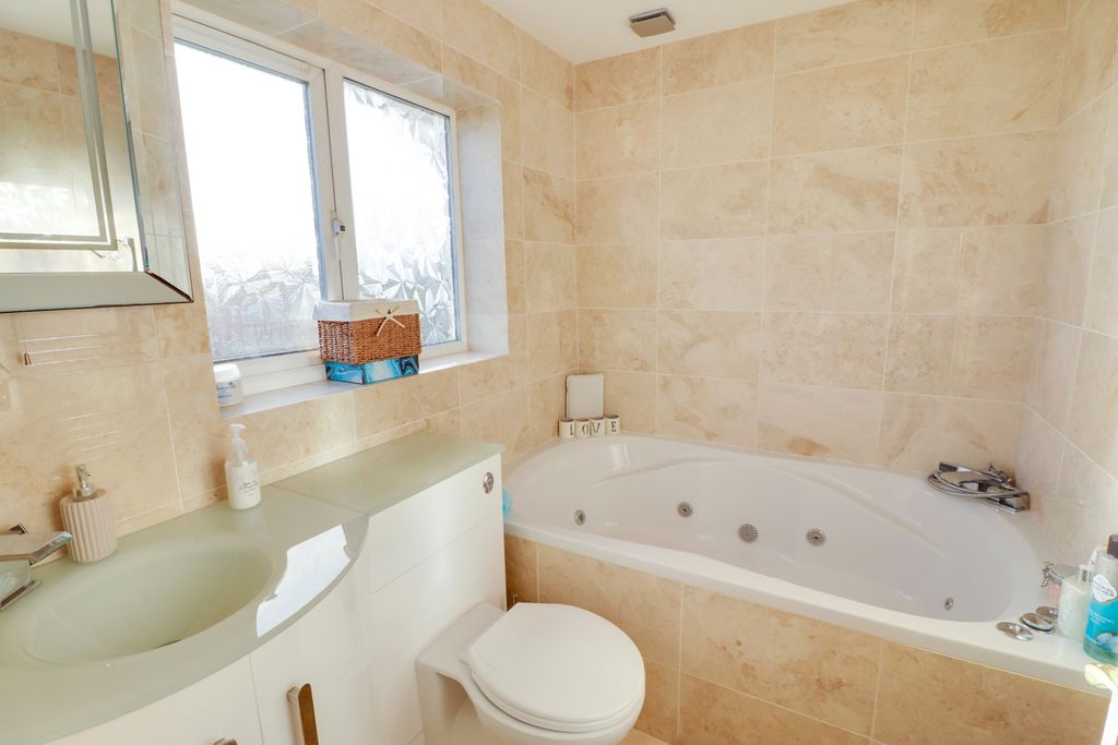 Property photo 3 of 30 Family Bathroom