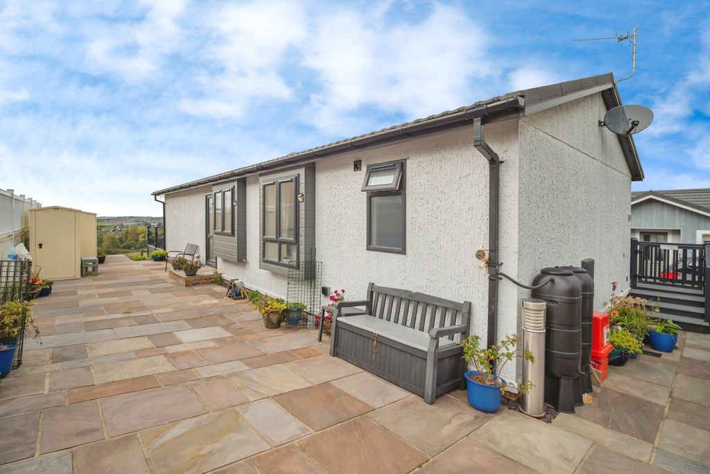 Property photo 3 of 19 Photo