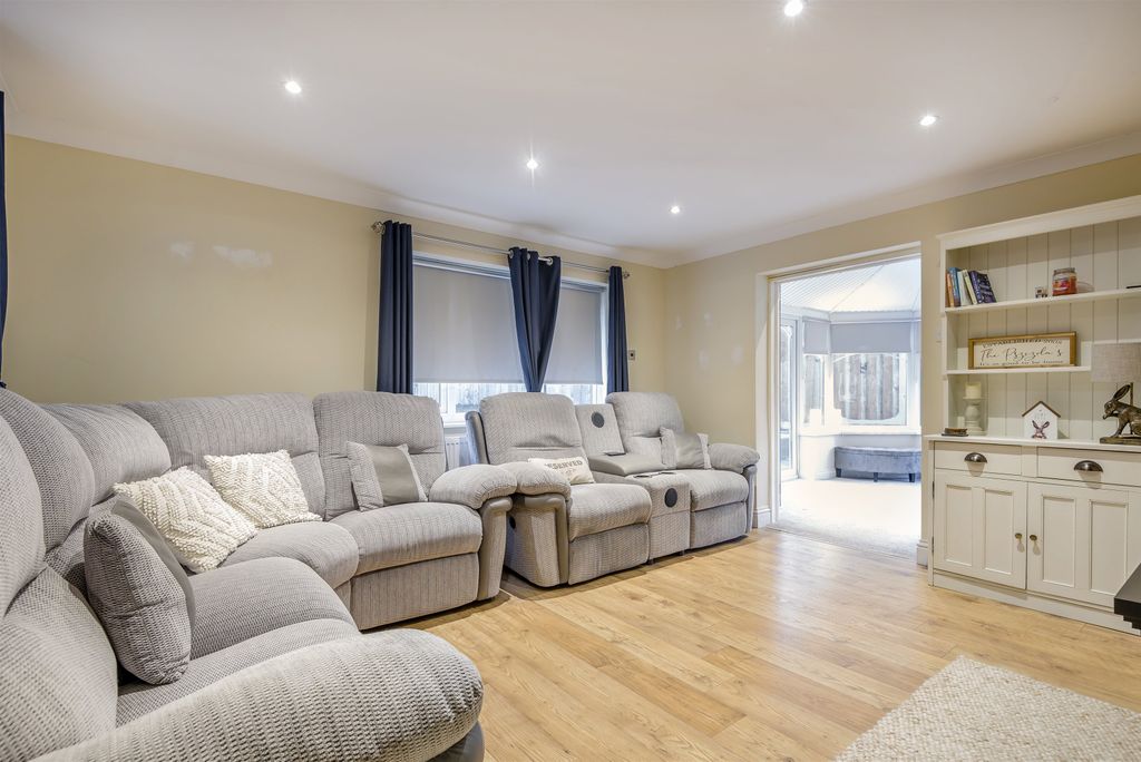 Property photo 3 of 22