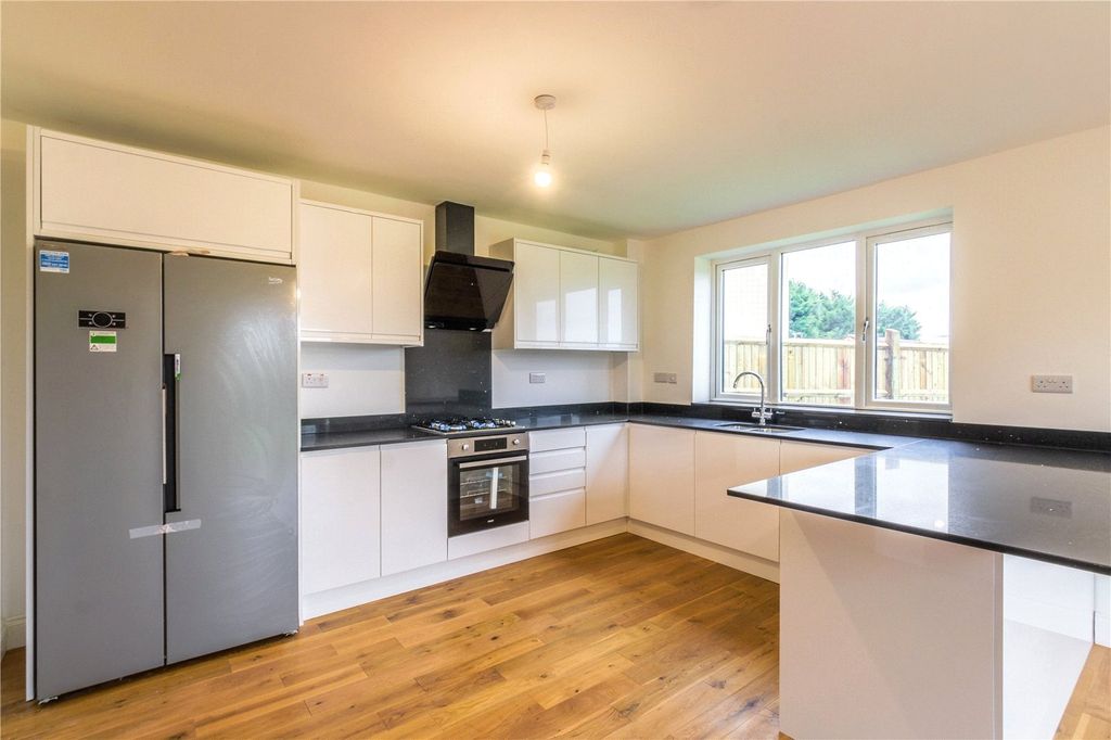 Property photo 3 of 17 Picture No. 06