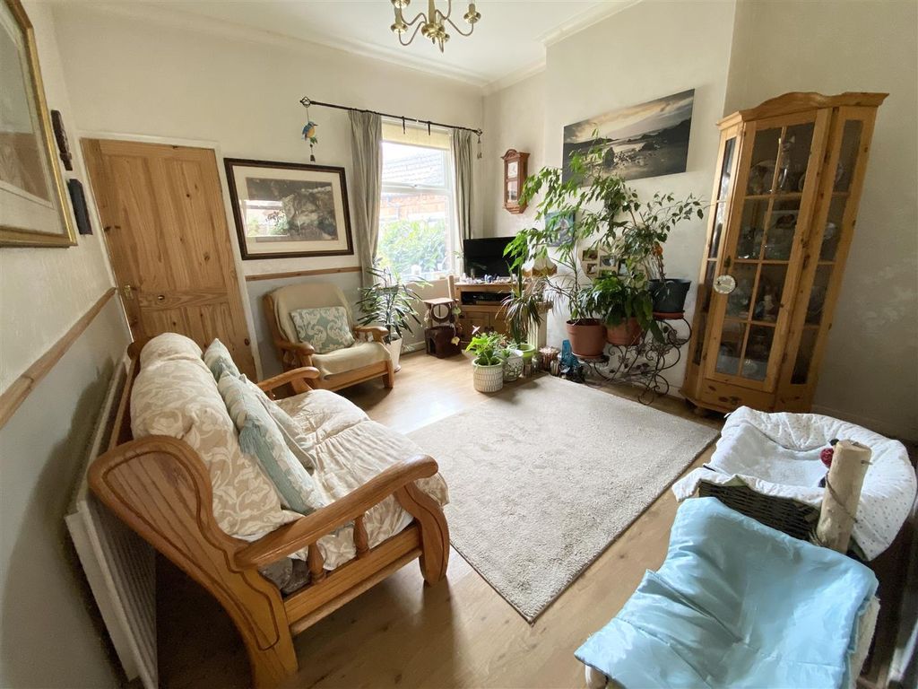 Property photo 3 of 16 Dining Room