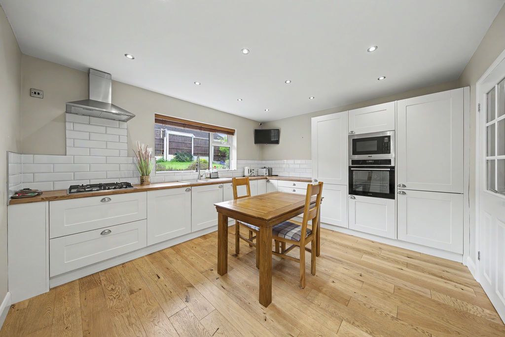 Property photo 3 of 30 Kitchen
