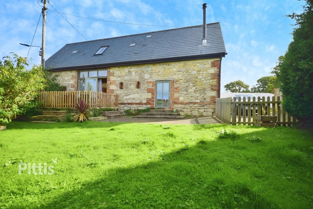Property photo 2 of 12
