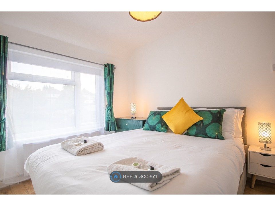 Property photo 3 of 19 Double Bed