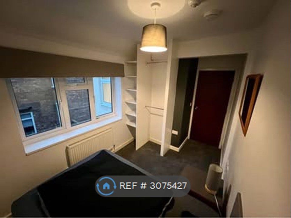 Property photo 2 of 8 Double Bedroom - Oakengates